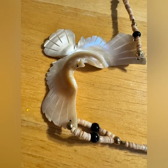 Native Carved Mother of Pearl MOP Bird Shell Necklace - Picture 3 of 6